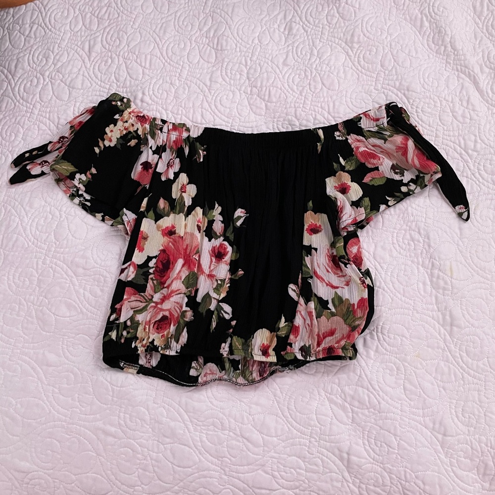 Off the Shoulder Crop Top - Picture 3 of 3